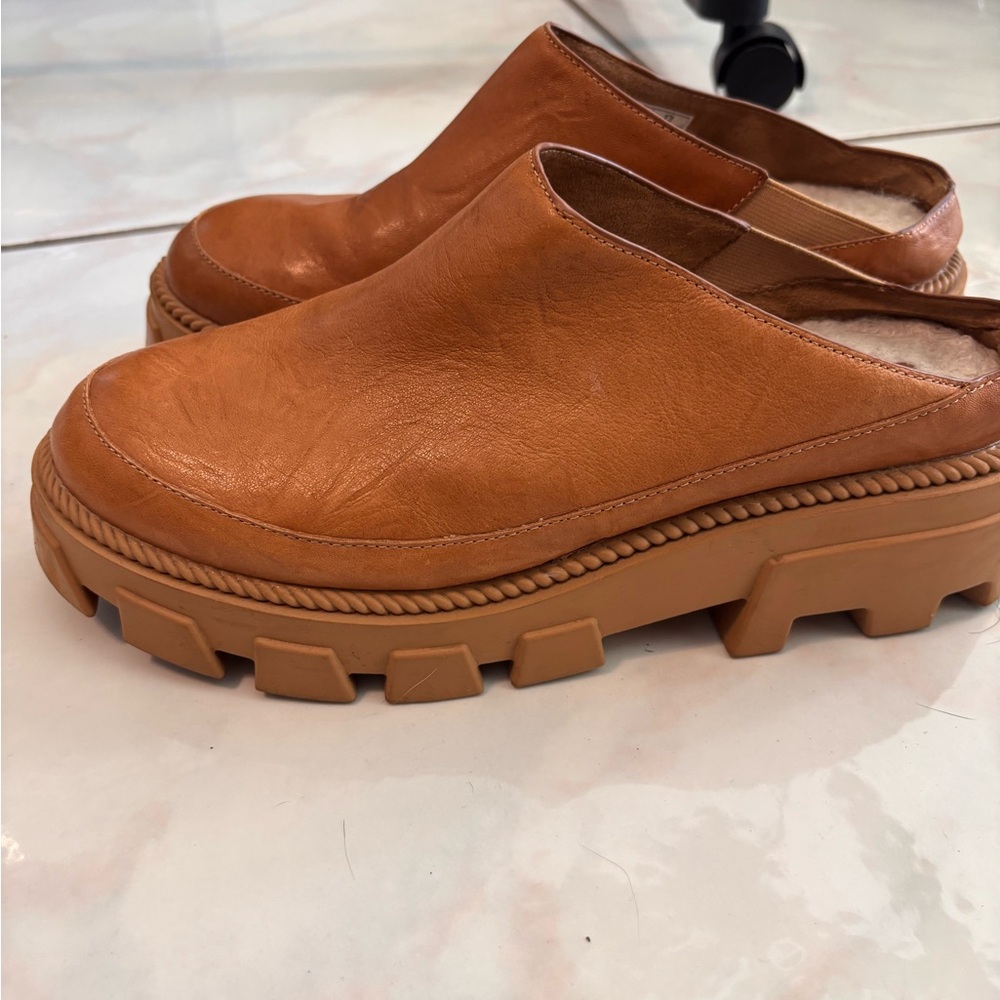 Kelsi Dagger Mules - Picture 2 of 4